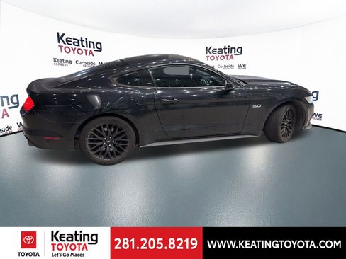 Used 2017 Ford Mustang GT w/ GT Performance Package image 2