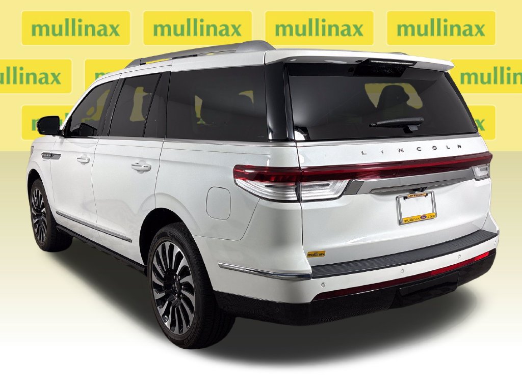 Used 2024 Lincoln Navigator Black Label AWD/4WD image 10