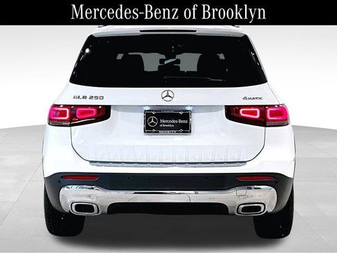 Certified 2023 Mercedes-Benz GLB 250 4MATIC image 4