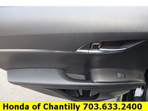 Used 2024 Toyota Camry SE image 21