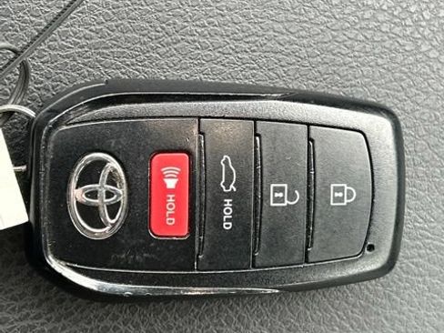 Used 2025 Toyota Camry SE AWD/4WD image 69
