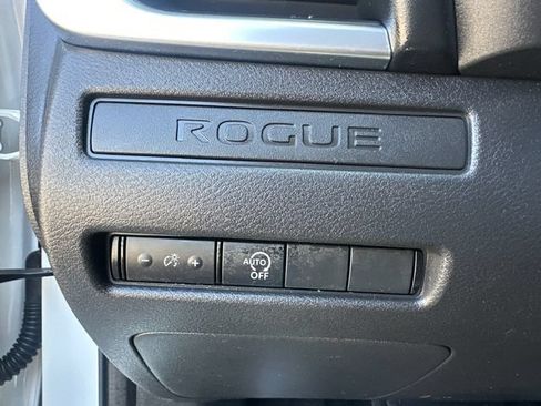 Used 2023 Nissan Rogue S AWD/4WD image 29