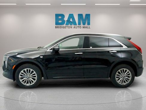 Used 2025 Cadillac XT4 Premium Luxury image 6
