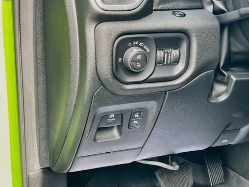 Used 2024 RAM 1500 Laramie AWD/4WD image 10
