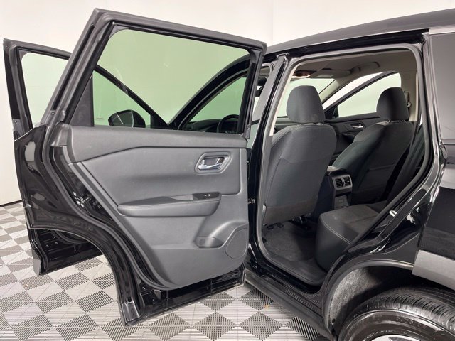 Certified 2026 Nissan Rogue SV FWD image 40