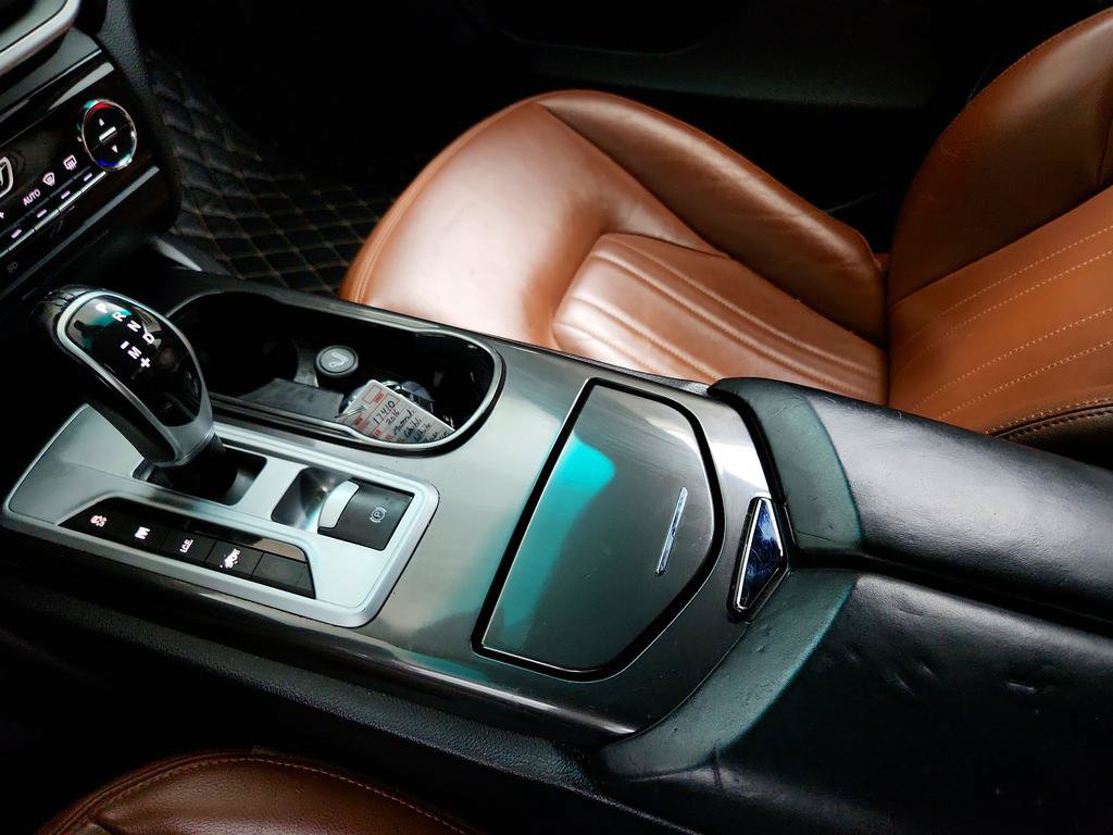 Used 2016 Maserati Ghibli RWD image 18