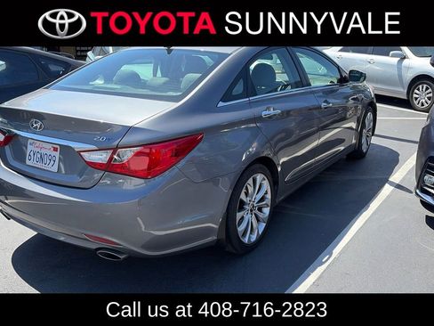 Used 2011 Hyundai Sonata SE w/ Navigation & Sunroof Pkg 4 FWD image 2