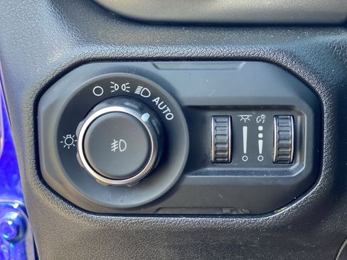Used 2019 Jeep Wrangler Sport AWD/4WD image 18