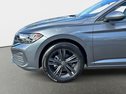 Certified 2023 Volkswagen Jetta SE w/ Panoramic Sunroof Package image 10