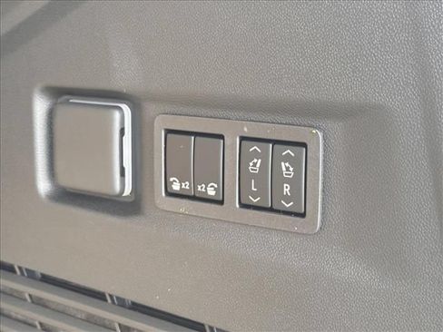 New 2026 GMC Yukon Denali AWD/4WD image 12