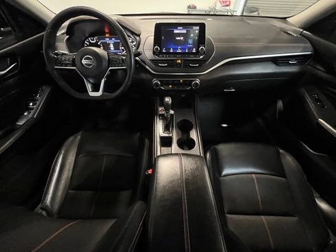Used 2019 Nissan Altima 2.5 SR w/ SR Premium Package image 17
