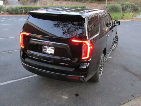 Used 2023 GMC Yukon AT4 image 5