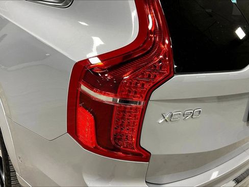 Certified 2023 Volvo XC90 B5 Plus AWD/4WD image 23