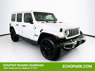 Used 2025 Jeep Wrangler Sahara video 1