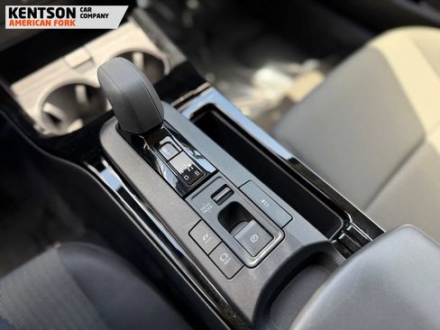 Used 2026 Toyota Prius LE FWD image 21