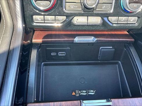 Used 2023 GMC Yukon Denali Ultimate AWD/4WD image 33