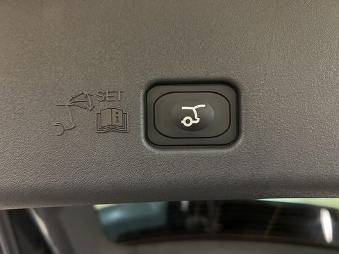 Used 2026 Lincoln Nautilus Premier image 39