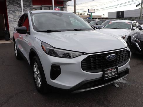 Used 2025 Ford Escape Active AWD/4WD image 7