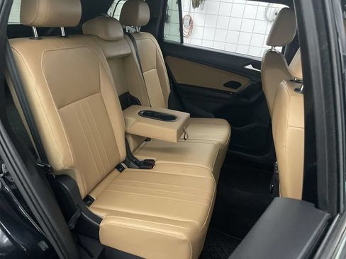 Used 2024 Volkswagen Tiguan SE AWD/4WD image 19