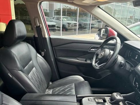 Used 2024 Nissan Rogue Platinum w/ Platinum Premium Package FWD image 10