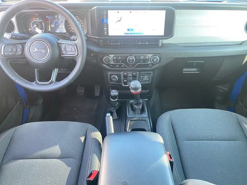 Used 2025 Jeep Wrangler Unlimited Sport AWD/4WD image 23