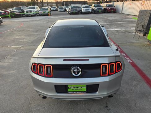 Used 2013 Ford Mustang Coupe image 9
