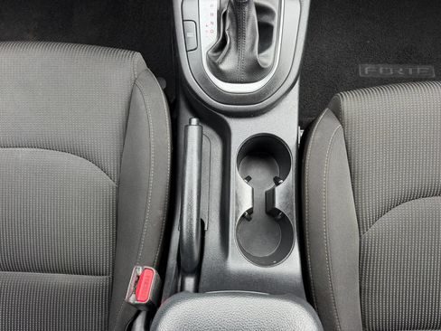 Used 2019 Kia Forte LXS FWD image 23