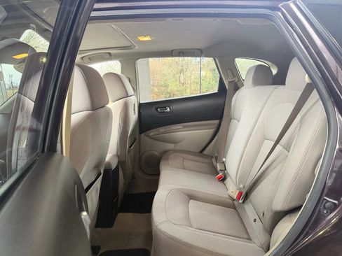 Used 2011 Nissan Rogue SV w/ Premium Pkg image 22