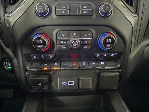 Used 2020 Chevrolet Silverado 1500 LTZ w/ LTZ Plus Package AWD/4WD image 23