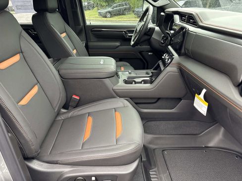 Used 2026 GMC Sierra 2500 AT4 w/ AT4 Premium Plus Package AWD/4WD image 33