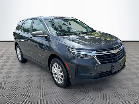 Used 2022 Chevrolet Equinox LS AWD/4WD image 4