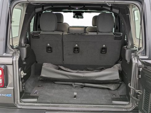 Used 2024 Jeep Wrangler Unlimited image 11