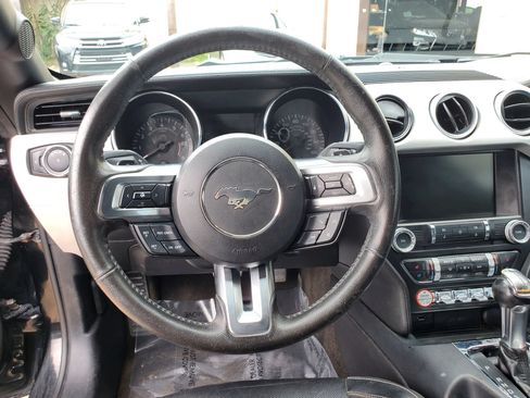 Used 2015 Ford Mustang Premium RWD image 39