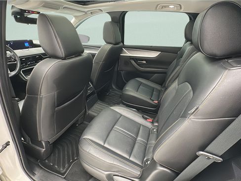 Used 2024 MAZDA CX-90 Plug-In Hybrid w/ Premium Pkg AWD/4WD image 9