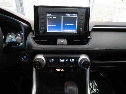 Used 2019 Toyota RAV4 XLE w/ Convenience Package AWD/4WD image 17