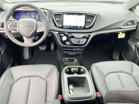 New 2026 Chrysler Pacifica Select image 25