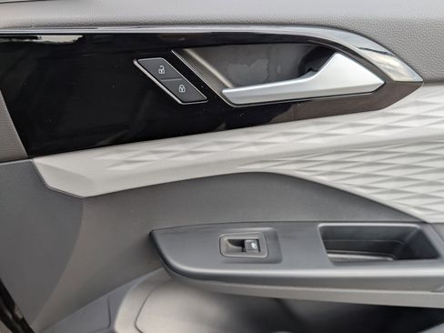 Used 2023 Volkswagen Taos S image 21