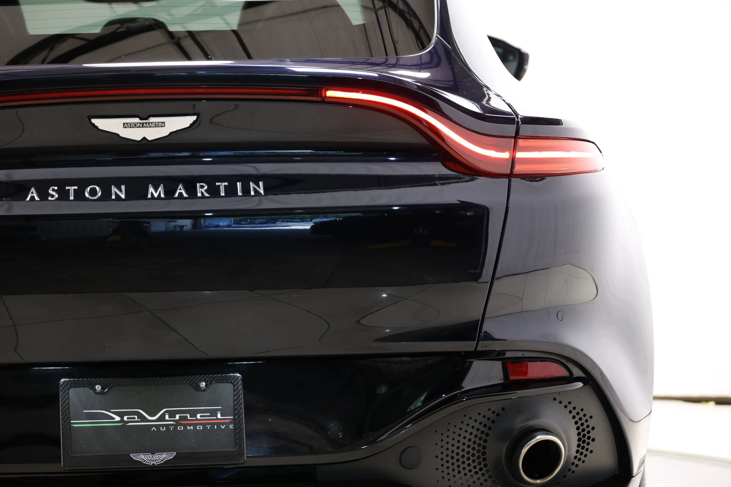Used 2021 Aston Martin DBX AWD/4WD image 57
