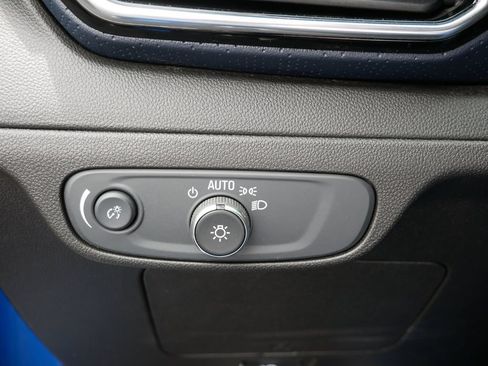 Used 2022 Chevrolet Bolt EUV Premier w/ Super Cruise Package FWD image 27