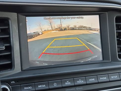 Used 2020 Hyundai Elantra SEL image 15