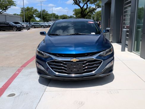 Used 2019 Chevrolet Malibu LT FWD image 3