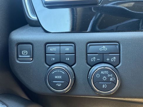 Used 2022 Chevrolet Silverado 1500 RST image 18