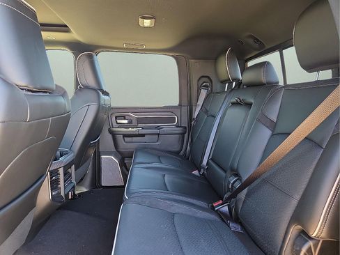 New 2026 RAM 2500 Laramie AWD/4WD image 10
