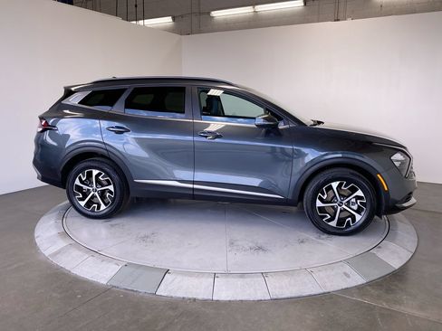 Certified 2023 Kia Sportage EX w/ EX Premium Package AWD/4WD image 6