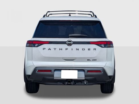 New 2026 Nissan Pathfinder SL image 4
