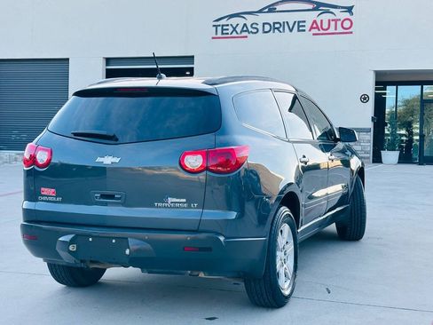 Used 2009 Chevrolet Traverse LT FWD image 8