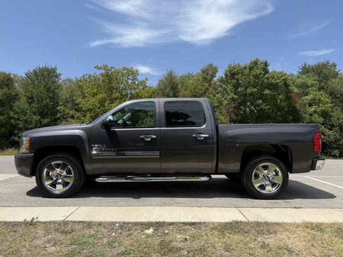 Used 2011 Chevrolet Silverado 1500 LT w/ Texas Edition RWD image 6