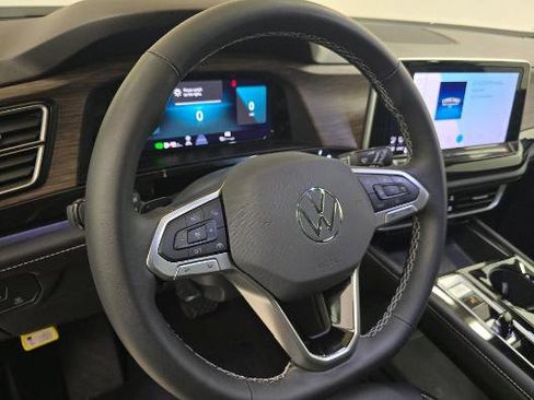 Used 2024 Volkswagen Atlas SEL image 10