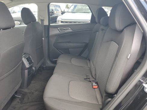 Used 2025 Kia Sportage LX image 12