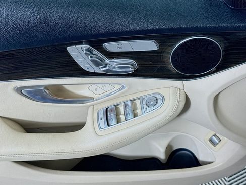 Used 2021 Mercedes-Benz C 300 Sedan image 24